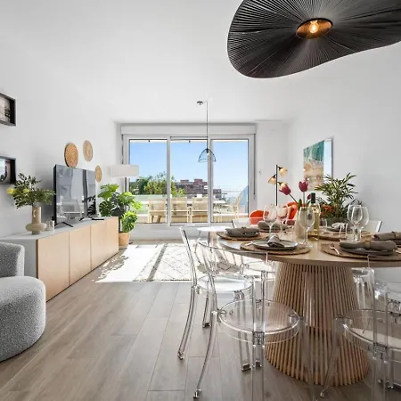 Modern 3br Near The Beach- Le Mirage In Cancelada דירה אסטפונה
