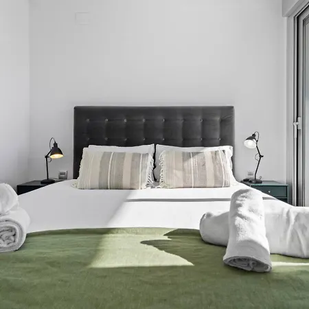 Modern 3br Near The Beach- Le Mirage In Cancelada דירה אסטפונה